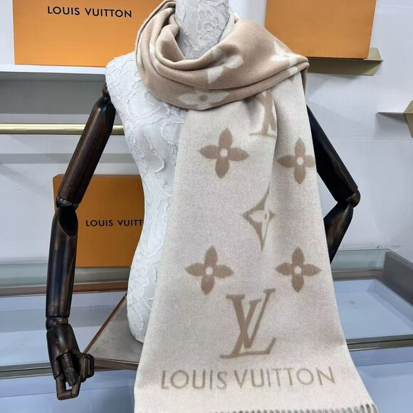 Louis Vuitton Beige and Ivory Monogram Scarf - Picture 5 of 8